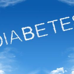 Schriftzug Diabetes vor blauem Himmel