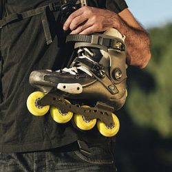 Rückenfreundlich Sport treiben mit Inline-Skatern